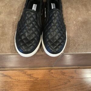 Steve Madden Black Quilted Sneakers-size 11